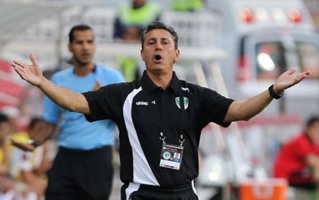   مصر اليوم - كاميلي يطالب جماهير الإمارات الإماراتي الإحتشاد أمام الأهلي