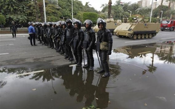   مصر اليوم - الداخلية تُعلِن مقتل شرطيِّ مديريَّة أمن الإسماعيلية من قبل مجهولَيْن وملاحقة الجناة