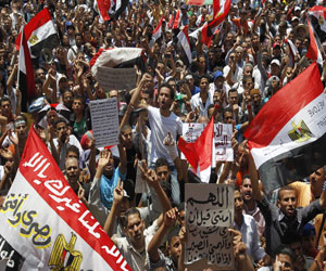   مصر اليوم - تعزيزات أمنيّة مُشدّدة بالتزامن مع تظاهرات إحياء ذكرى تنحي مبارك