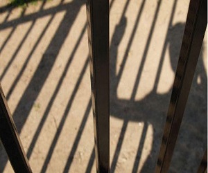   مصر اليوم - سجن إمرأة بريطانية لإلغائها حفل زفاف شقيقها