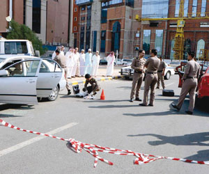 مصر اليوم - زوج يطلق 3 رصاصات على زوجته والرابعة على نفسه