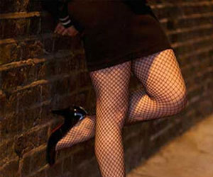   مصر اليوم - طالبات في الجامعات البريطانية يتحولن إلى تجارة الجنس