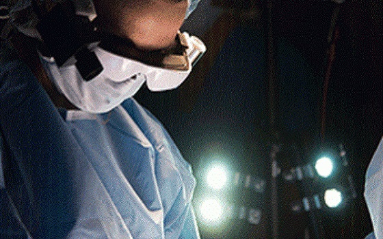   مصر اليوم - باحثون أميركيّون يبتكرون نظارة ذكيّة للكشف عن الخلايا السرطانيّة