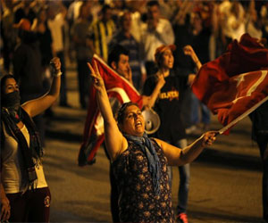   مصر اليوم - الشرط التركية تفرق متظاهرين في أنقرة