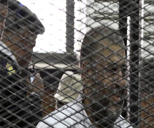   مصر اليوم - تأجيل محاكمة بديع والشاطر و15 آخرين الى 16 مارس