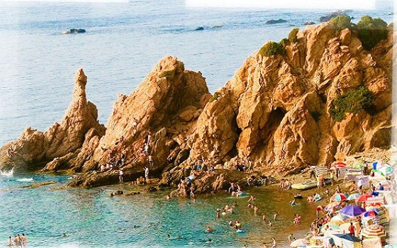   مصر اليوم - الموقع الفريد لخليج شنوة بتيازة الجزائريَّة جعله من أحسن خلجان العالم