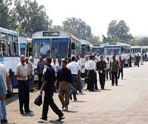 مصر اليوم - إضراب العشرات من عمال وسائقي هيئة النقل العام غرب الإسكندرية