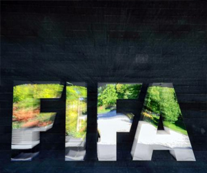   مصر اليوم - الاتحاد الدولي لكرة القدم يجمد انتخابات الأندية المصرية