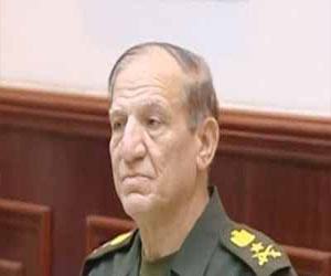   مصر اليوم - الفريق سامي عنان يشارك في جنازة شقيقه في الدقهلية