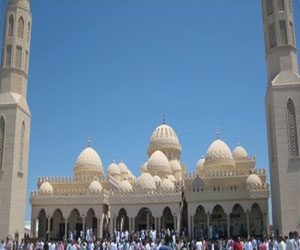   مصر اليوم - ألمانيّة تشهر إسلامها في مسجد الميناء في الغردقة