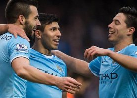   مصر اليوم - بيليغريني يريح نجوم السيتي من أجل البرسا