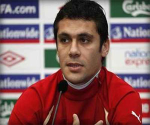   مصر اليوم - استياء في الجهاز الفني للمنتخب المصري لتعديل عقد الصقر