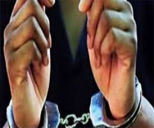   مصر اليوم - ضبط 3 أشخاص يسرقون حواجز معدنية لكوبري جنوب الأقصر