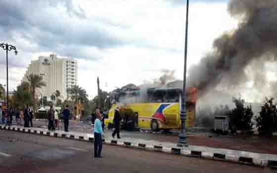   مصر اليوم - وزير السّياحة يجتمع بوزير الدّاخليَّة لمناقشة تداعيات حادث طابا