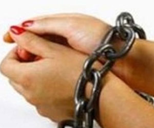   مصر اليوم - ضبط هاربة من أحكام بالسجن لمدة 450 سنة في الإسكندرية