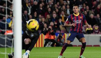   مصر اليوم - سانشيز : سعيد بالفوز والتسجيل ومازلت بحاجة للتطور أكثر