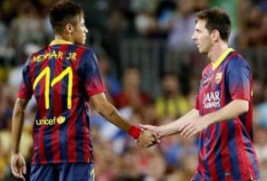   مصر اليوم - بيكيه: نيمار سوف يصبح الأفضل في العالم قريباّ