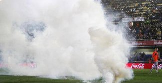   مصر اليوم - أنبوبة غاز توقف لقاء فياريال وسيلتا فيجو