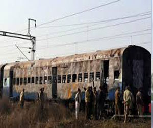   مصر اليوم - مقتل ثمانية أشخاص في انفجار استهدف قطارًا جنوب باكستان