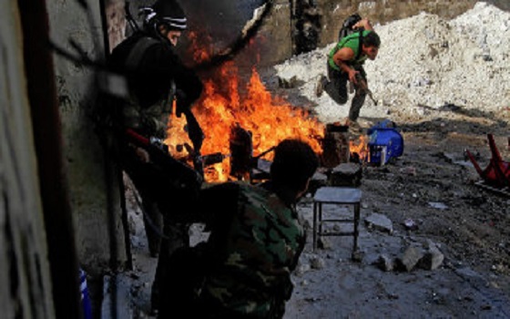   مصر اليوم - قوات المعارضة تتقدم في القلمون وتستهدف مواقع الحكومة على طريق حماة وحلب