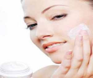 مصر اليوم - 3 عادات مؤذية للبشرة امتنعي عنها