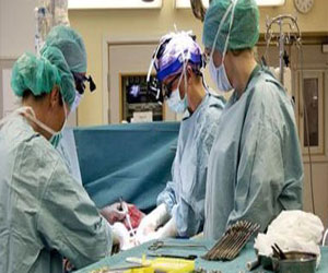   مصر اليوم - استئصال رحم بالمنظار لأول مرة في أسوان