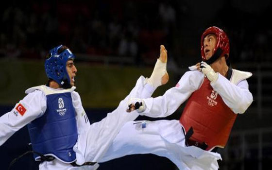   مصر اليوم - إعلان الحداد في بطولة الأقصر للتايكوندو بارتداء شارات حزنًا على وفاة اللاعب التركي