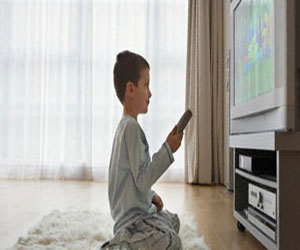   مصر اليوم - مشاهدة التليفزيون والكمبيوتر فترات طويلة يرفع مخاطر الإصابة الي السمنة