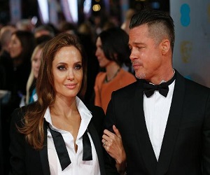   مصر اليوم - اطلالة مفاجئة لانجلينا جولي وبراد بيت على السجادة الحمراء