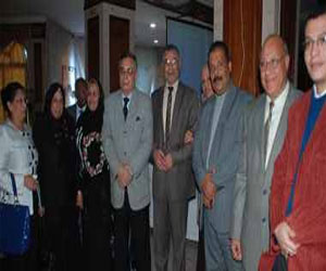 مصر اليوم - محافظ سوهاج يشهد مؤتمًرا لتدريب معلمي اللغة الإنكليزية بالمدارس التجريبية