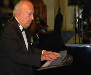   مصر اليوم - عمر خيرت يحيي أولي حفلاته في الأسكندرية