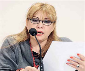   مصر اليوم - الرئيس عباس يستقبل الروائية الكويتية ليلى العثمان