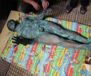   مصر اليوم - حكومة حماس تعتزم تأجير تمثال أبولو لمتحف اللوفر