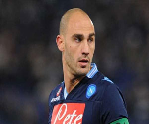   مصر اليوم - ساسولو يمكنه ضمّ كانافارو مقابل ألف يورو فقط