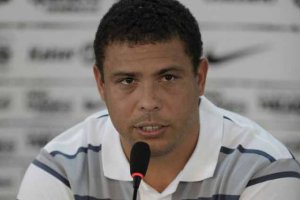   مصر اليوم - رونالدو : شرف لي ان أكون قدوة لبنزيما