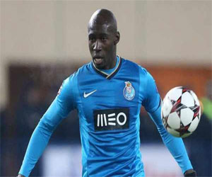   مصر اليوم - صراع إنكليزيّ ثلاثيّ لضمّ مدافع بورتو البرتغاليّ مانغالا