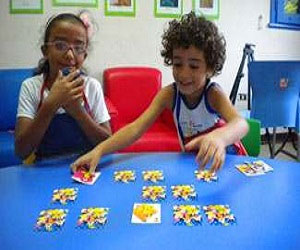 مصر اليوم - لعبة البازل تعلم طفلك قوة التركيز