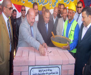   مصر اليوم - محافظ الإسماعيلية يضع حجر الأساس لمحطة معالجة الصرف الصحي في أبوخليفة