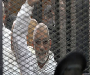   مصر اليوم - مُحاكمة بديع والبلتاجي وحجازي في أحداث قطع طريق قليوب