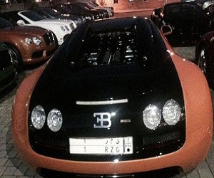   مصر اليوم - وصول سيارة الأمير سعود ال سعود بوجاتي فيرون جراند سبورت فيتيس