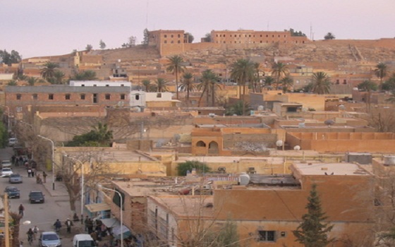   مصر اليوم - تاجموت السياحيّة ساحرّة بمناظرها الطبيعيّة على طول الصحراء الجزائريّة