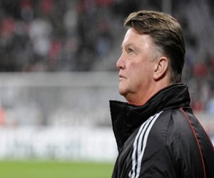   مصر اليوم - فان غال بيرسي يبدو أكثر سعادة مع المنتخب