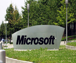   مصر اليوم - تعيين مدير هندي على رأس عملاق البرامج المنطقية الأميركية مايكروسوفت