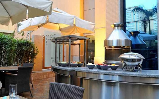   مصر اليوم - فندق ستاي بريدج أكبر مجمع للترفيه والتسوق في مصر يتمتّع بتجهيزات خياليّة