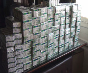   مصر اليوم - ضبط 10 قضايا تعاطٍ واتجار بالمواد المخدرة بحملة أمنية في سوهاج