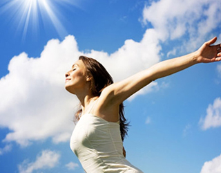   مصر اليوم - الإفراط في حمامات الشمس يسبب الاضطرابات النفسيّة