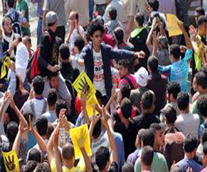 مصر اليوم - القبض على 5 أشخاص بينهم فلسطيني أثناء فض مسيرة للإخوان في العريش