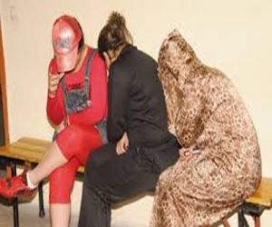   مصر اليوم - توقيف عصابة من 5 سيِّدات تسرقن الذَهب في سوهاج