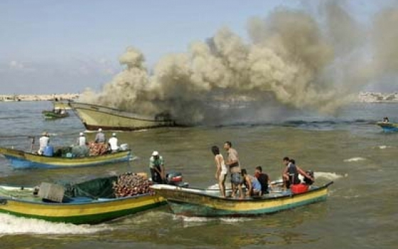   مصر اليوم - الزوارق الحربيّة الإسرائيليّة والمصريّة تستهدف الصيادين الفلسطينيّين جنوب غزة