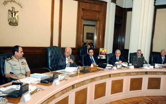   مصر اليوم - اليزل يؤكِّد أن السيسي سيصارح الشعب بمشاكل الدولة ويستبعد استقالة حكومة الببلاويّ